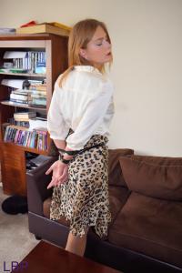 www.leggybondage.com - VIKA SECRETARY BOUND WITH ELECTRIC TAPE thumbnail